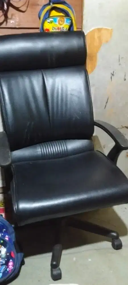 Kursi  kantor gede enak didudukin