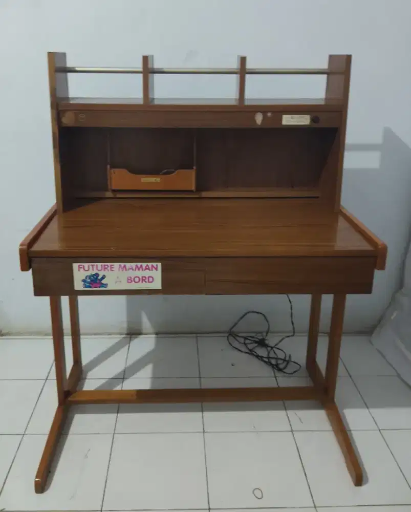 Meja belajar kayu solid - vintage