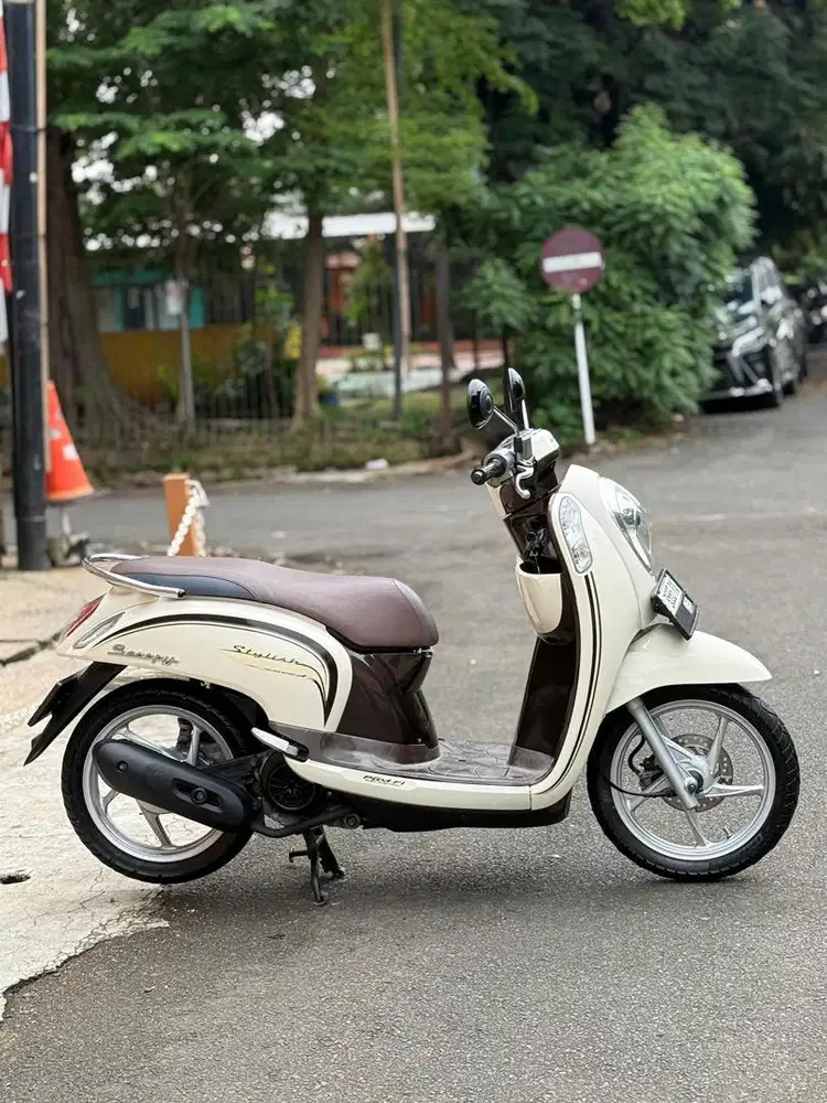 HONDA SCOOPY FI CBS ISS,  THN 2025. MULUS DAN SIAP PAKAI