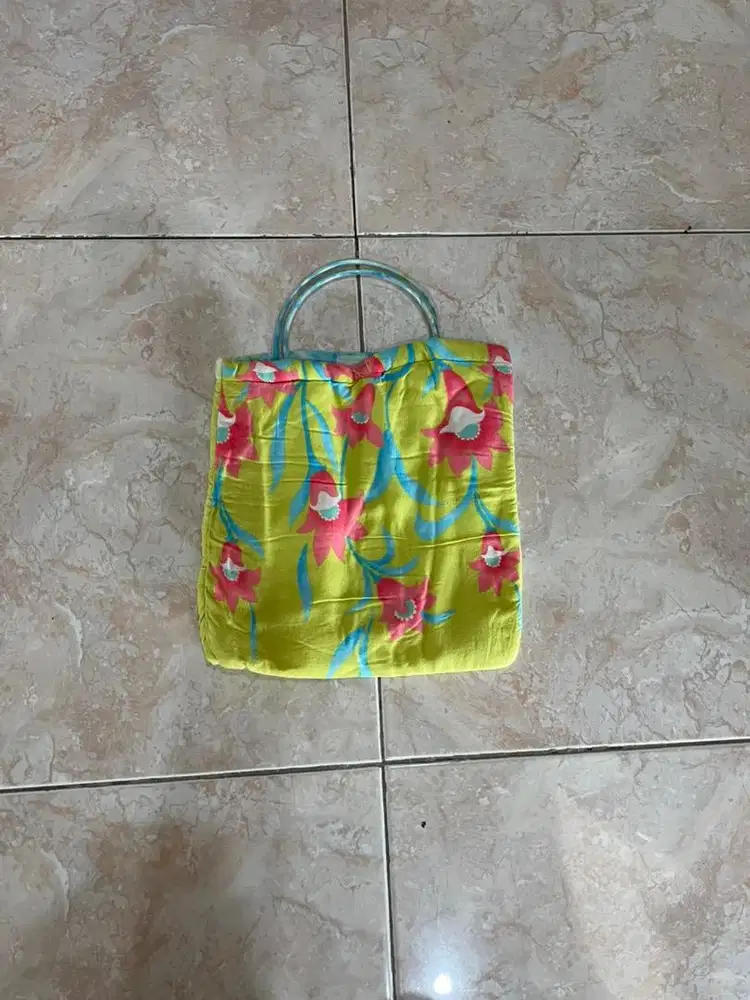 Tas bunga untuk wanita