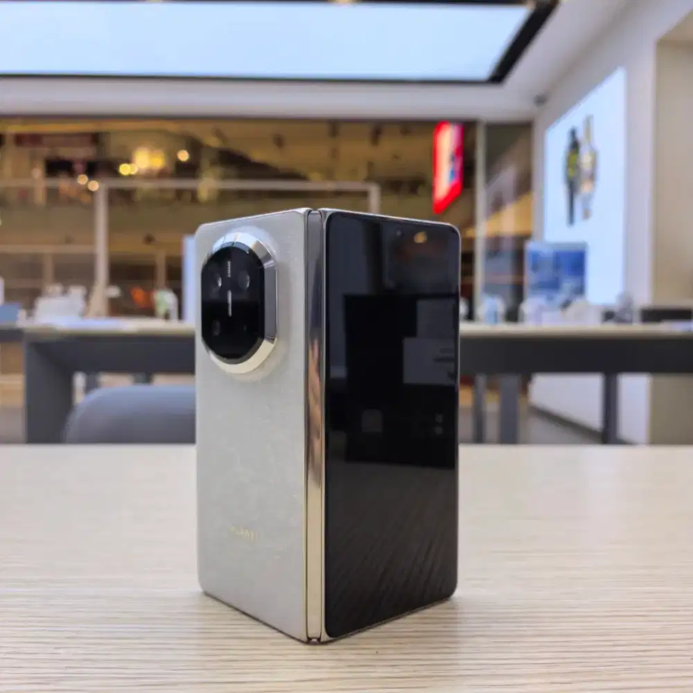 HUAWEI Mate X6 16gb Ram 512gb Rom + free Gift HUAWEI Watch GT 5 Pro