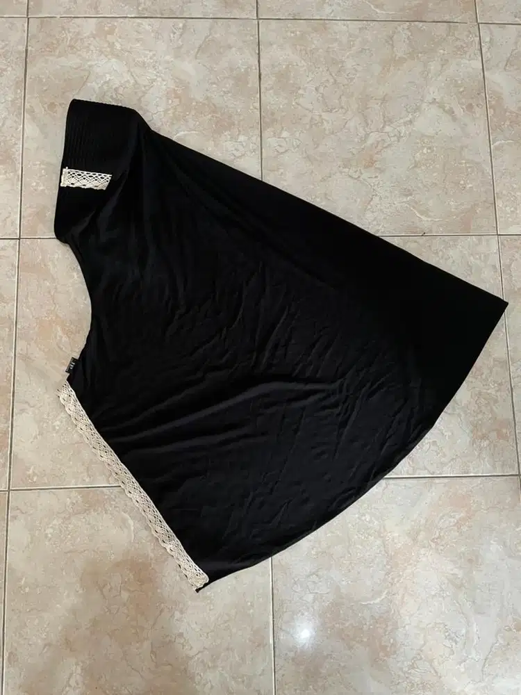 Kerudung Wanita Warna Hitam