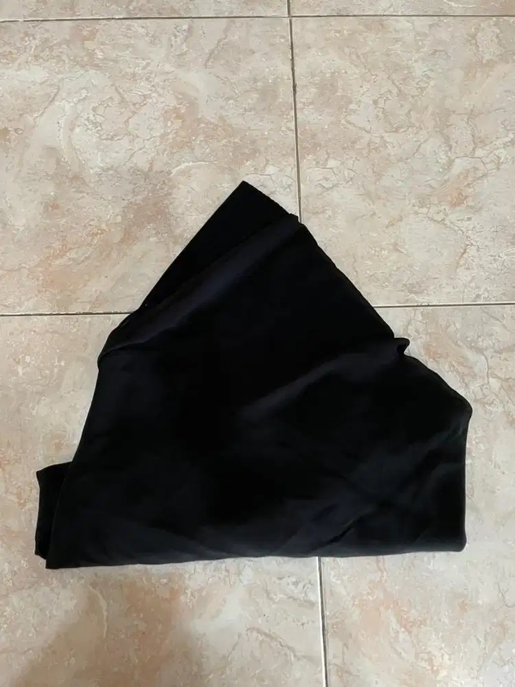 Kerudung Wanita Warna Hitam