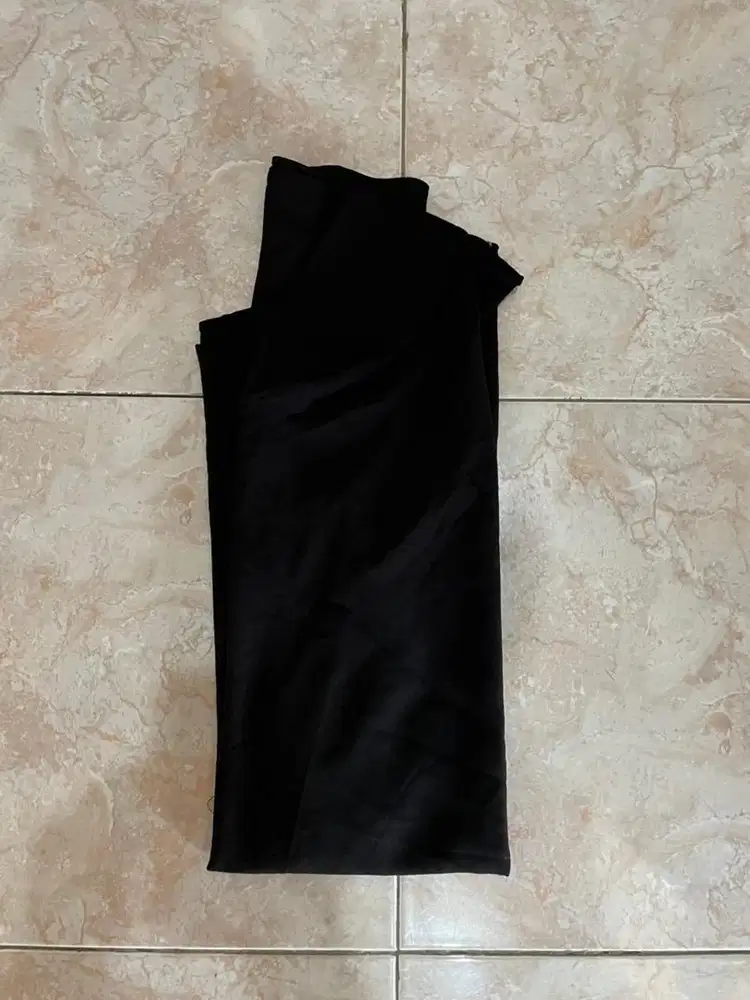 Kerudung Wanita Warna Hitam