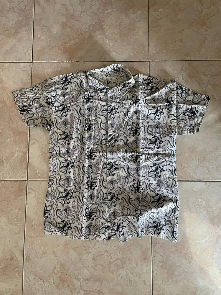 Baju Batik Wanita Warna Putih Hitam