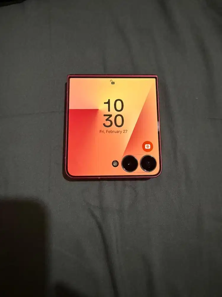 Samsung Galaxy Z Flip 7 Coral Red 512 Like New