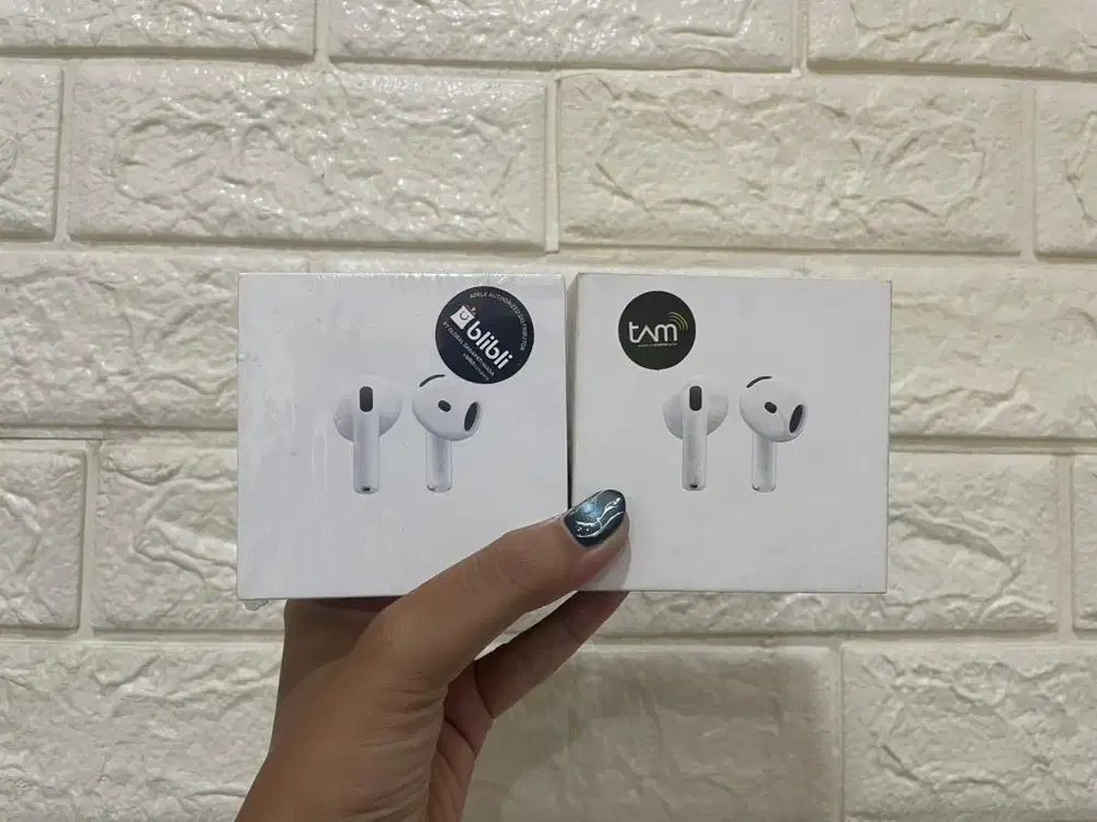 AIRPODS GEN 4 BRAND NEW