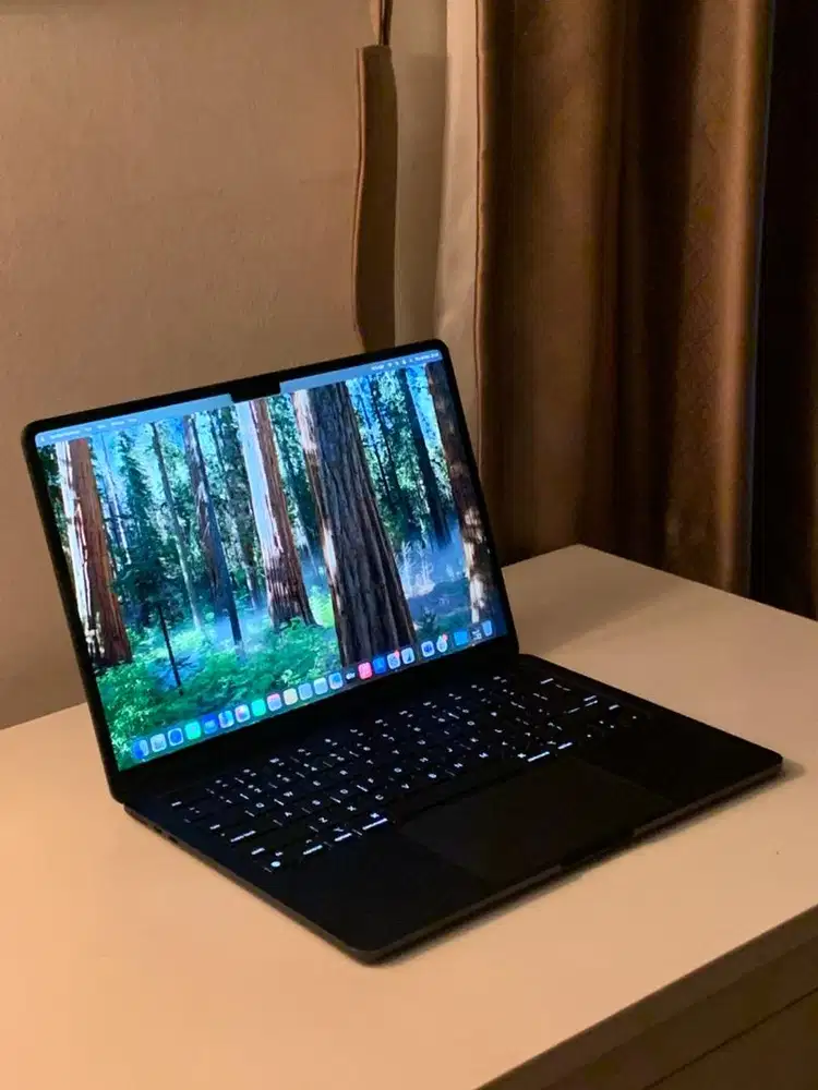 MacBook Air 2022 M2 13 inch 8/256