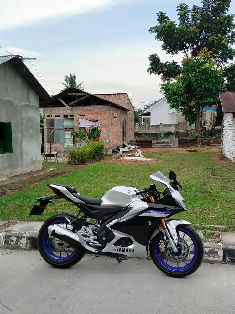 YAMAHA R15m quickshifter 2023