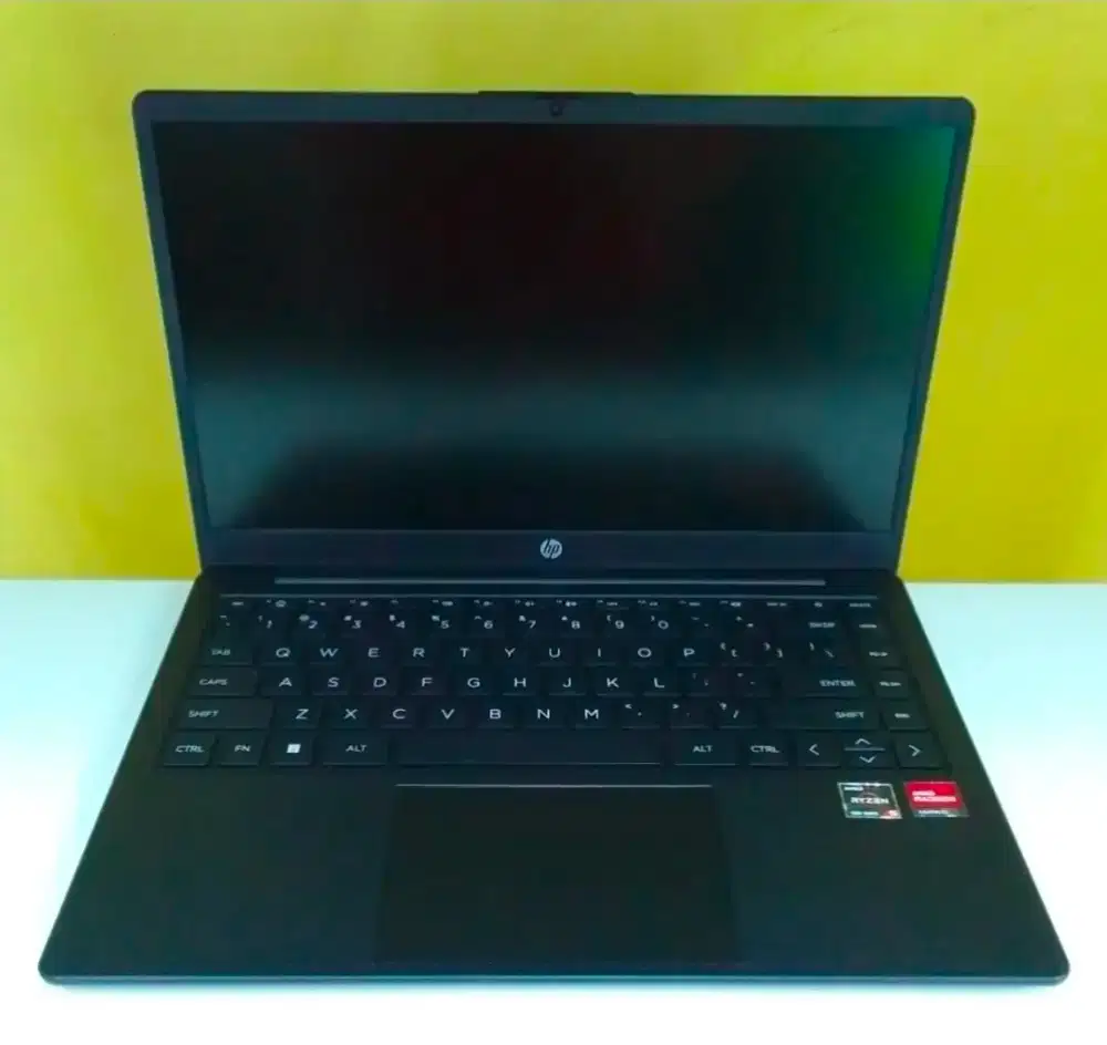 Laptop Gaming HP 14 Ryzen 5-7520U Ram 8GB ssd 512 VGA Radeon bergrnsi