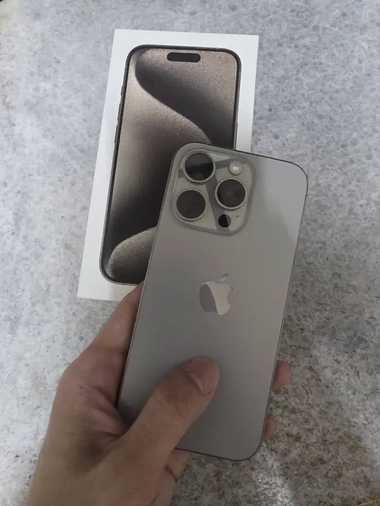 LIKE NEW! Iphone 15 Pro 256gb