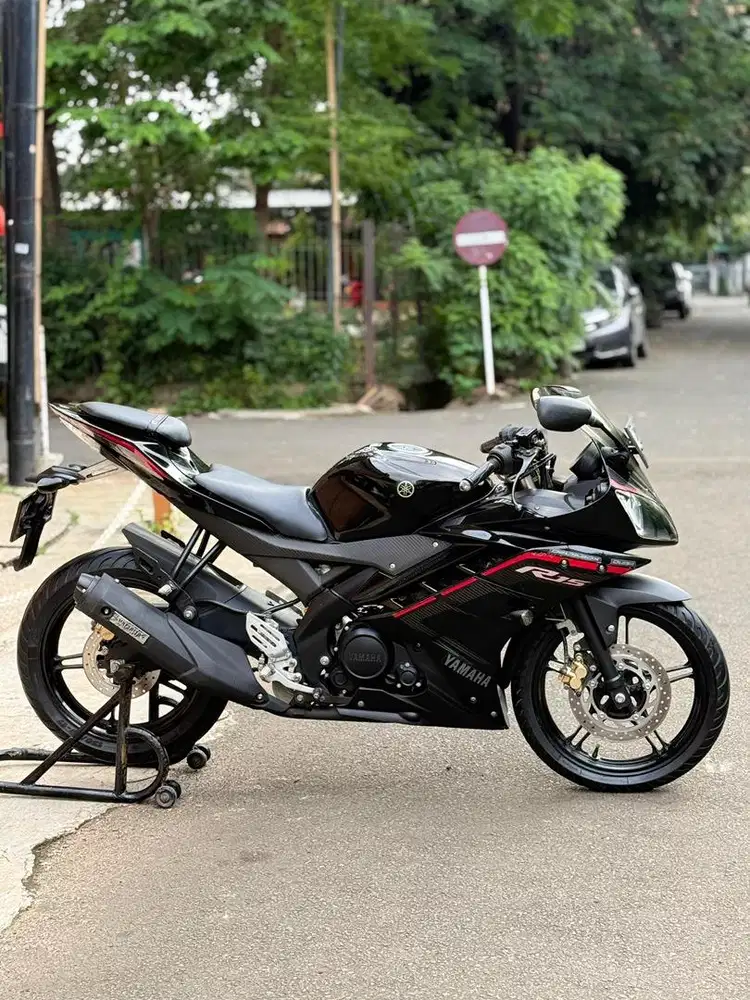 YAMAHA R15 V2, THN 2015 MULUS DAN SIAP PAKAI