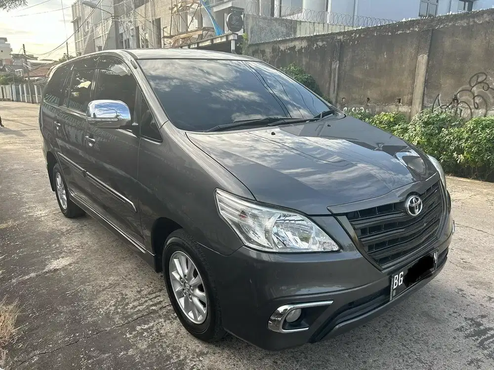 Innova 2.5 G Diesel AT