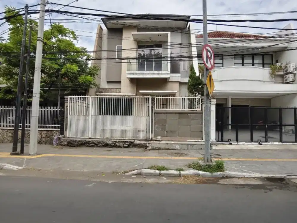 RUMAH HITUNG TANAH JL IMAM BONJOL, AREA KOMERSIAL