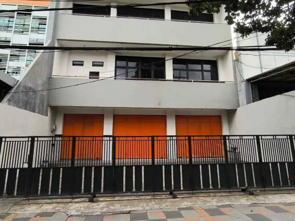 RUKO PERAK TIMUR 3 LANTAI STRATEGIS, NOL JALAN RAYA