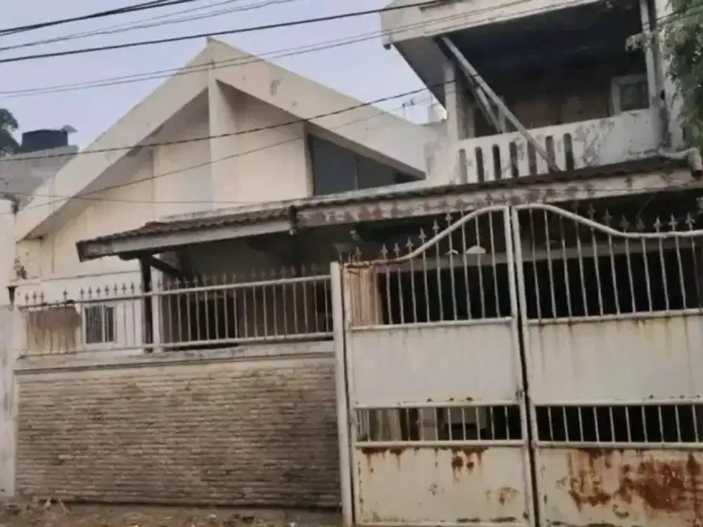 HITUNG TANAH, RUMAH MANYAR KERTOADI, ROW 3 MOBIL