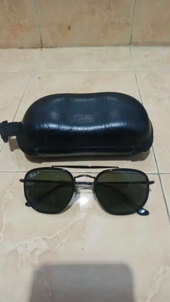 The MARSHAL II Sunglasses in Gold and Dark Grey - RB3648M