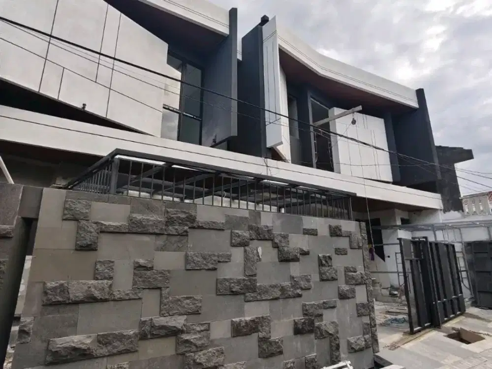 RUMAH KONTEMPORER BARU GRESS MANYAR INDAH, SERVICE AREA TERPISAH