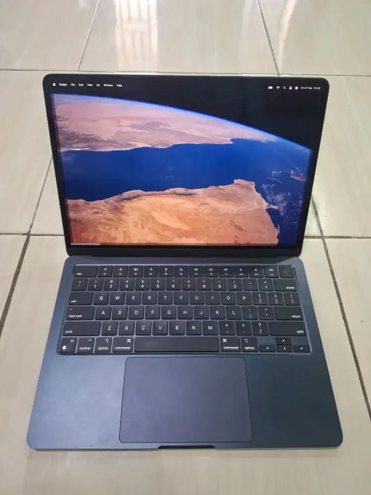 Macbook Apple M3 Ram 16 gb Ssd 512 gb Garansi sampai Juni 2026