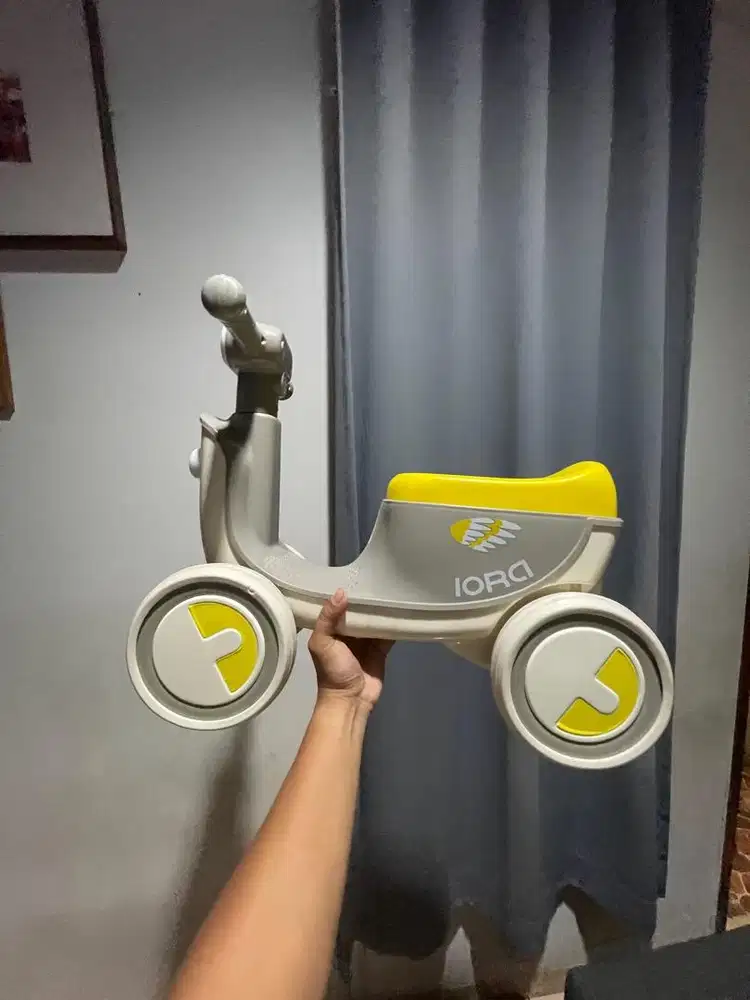 (GRATIS) Mainan anak sepeda roda 4