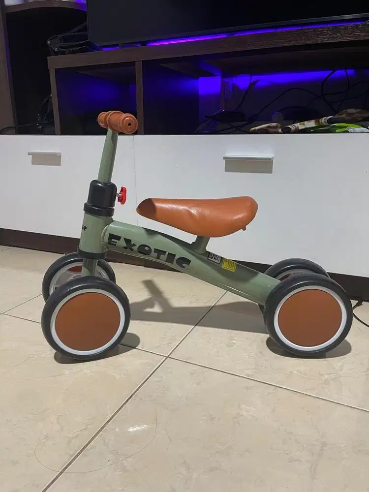 (GRATIS) Sepeda anak roda 4