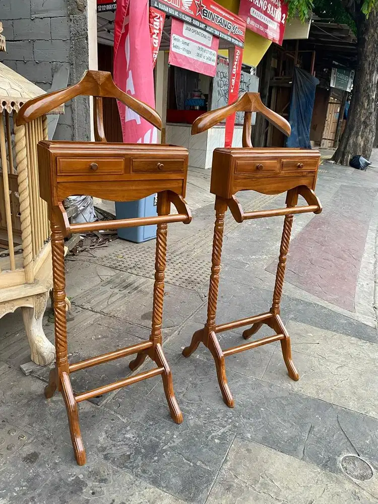 Gantungan jass kayu jati solid