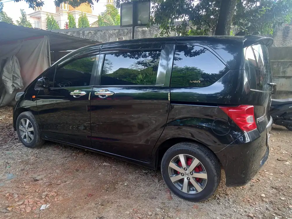 Honda Freed 2011 Bensin