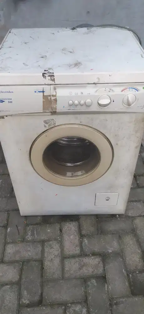 Mesin cuci electrolux