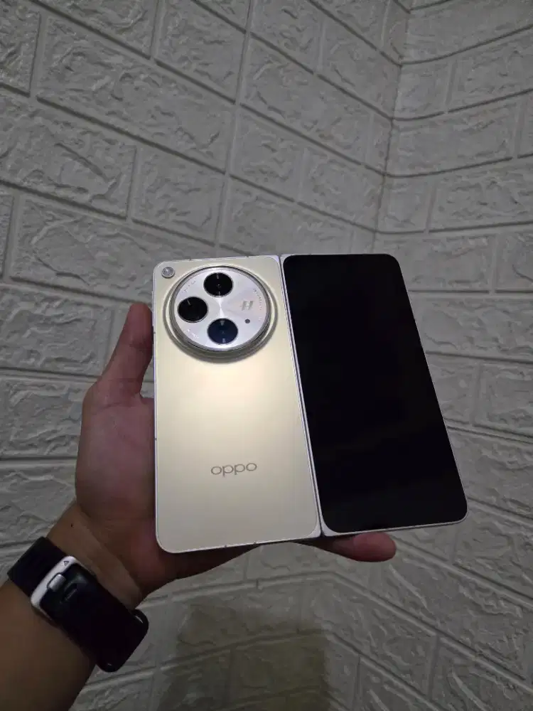 Oppo Find N3 Fold 16/512Gb Gold (-layar dalam saja)