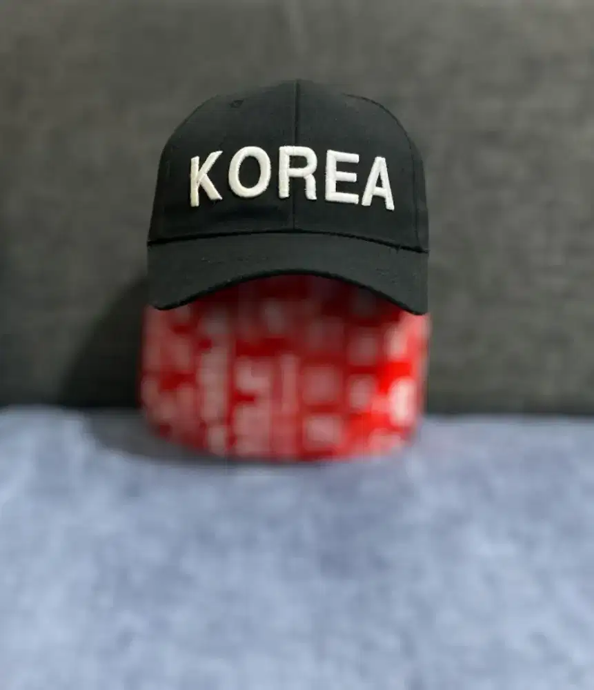 TOPI HITAM SIMPLE CAPS LOGO KOREA BEKAS
