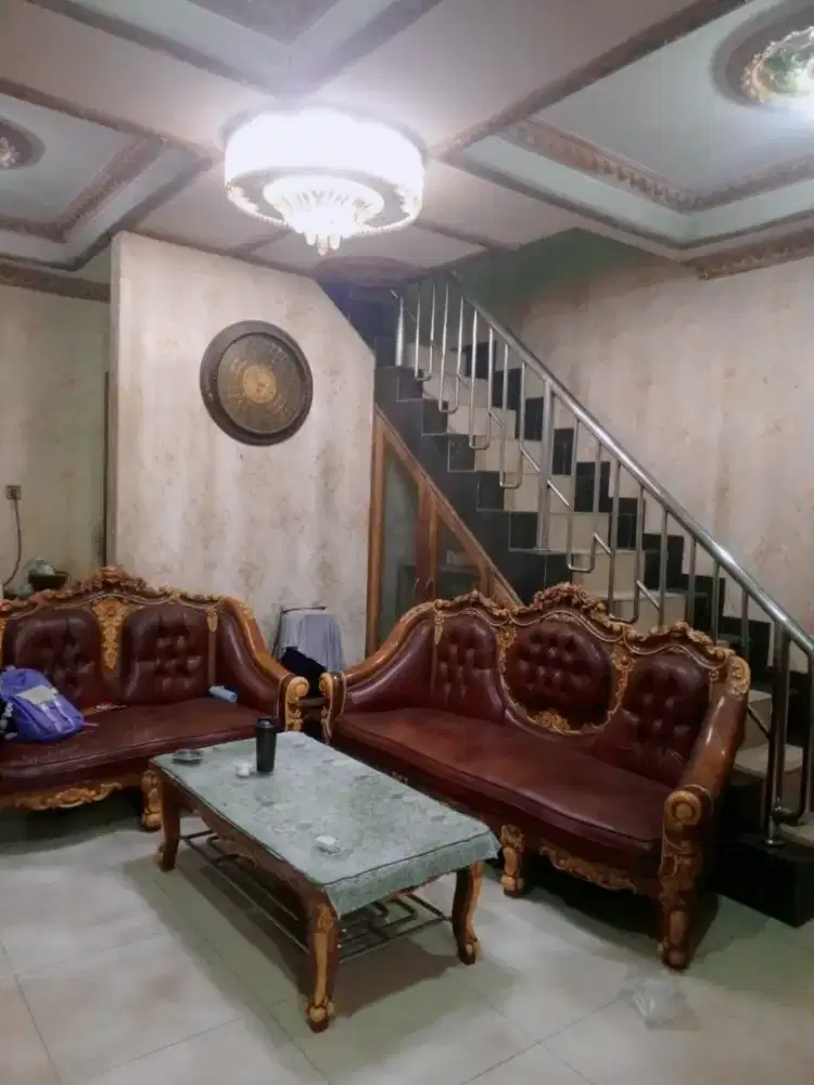 Ruman tinggal sekaligus usaha