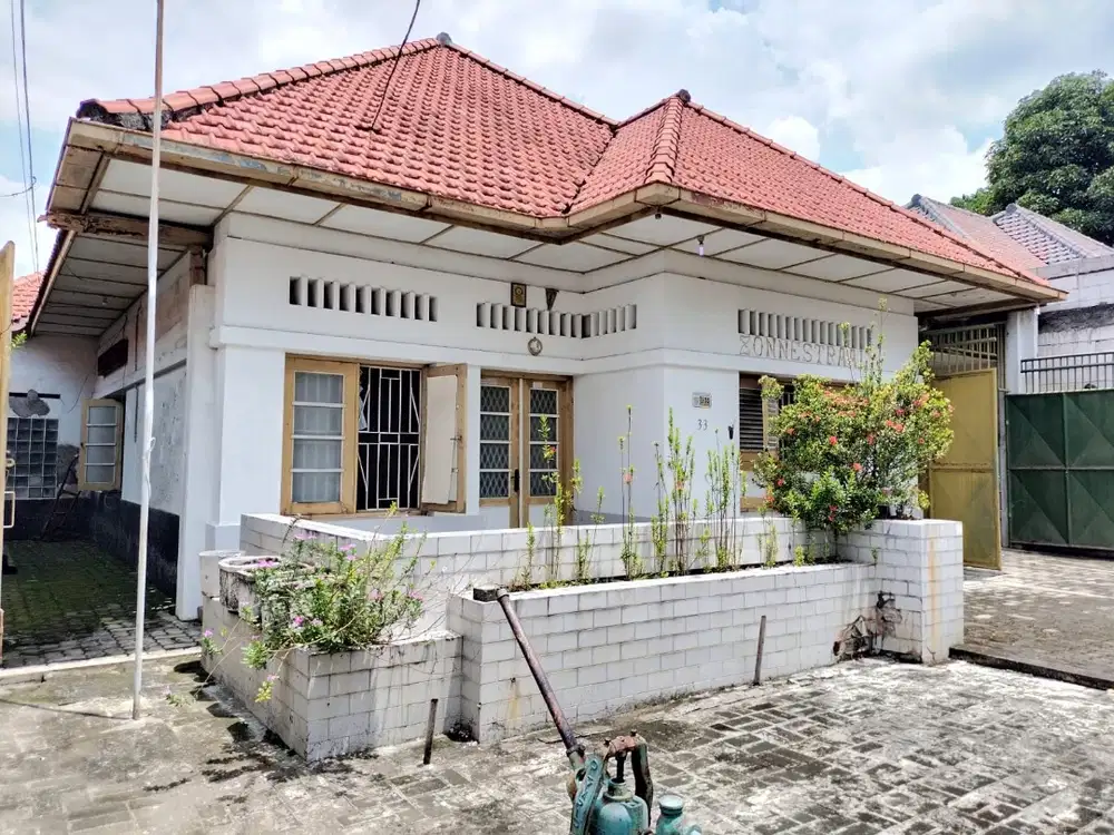 TURUN HARGA MURAH RUMAH BELANDA JL BLAMBANGAN PUSAT KOTA SURABAYA!