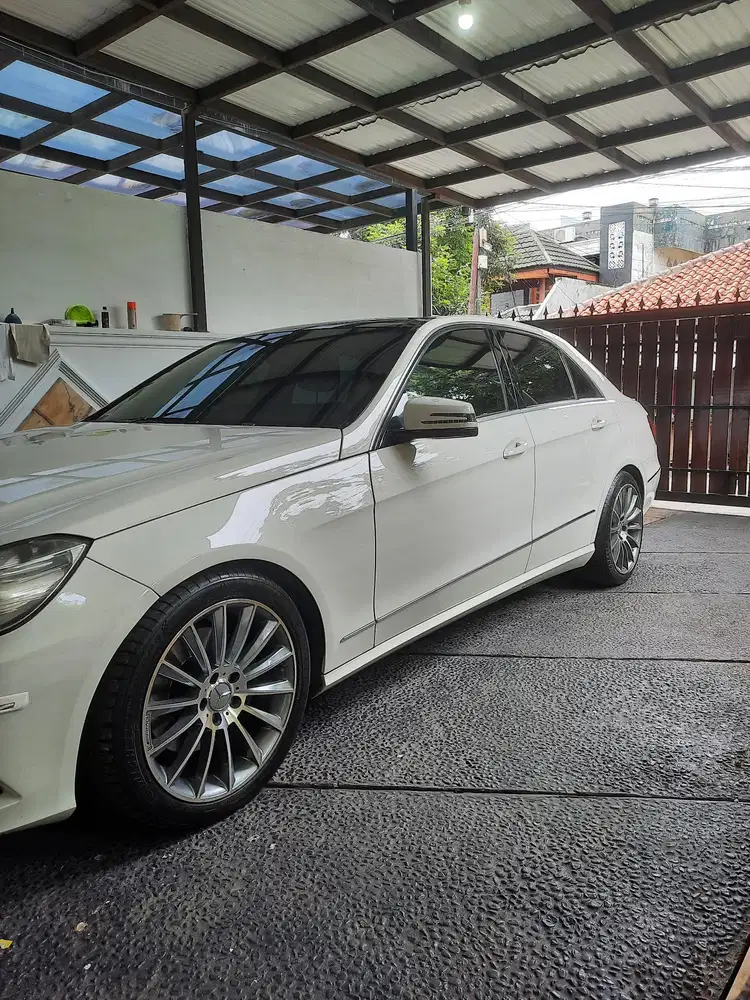 Mercedes-Benz E300 2012 Bensin