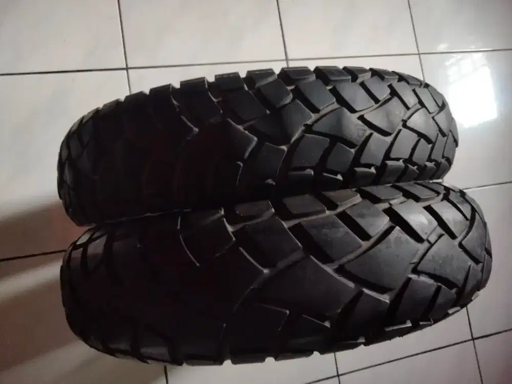 Ban motor untuk motor gede