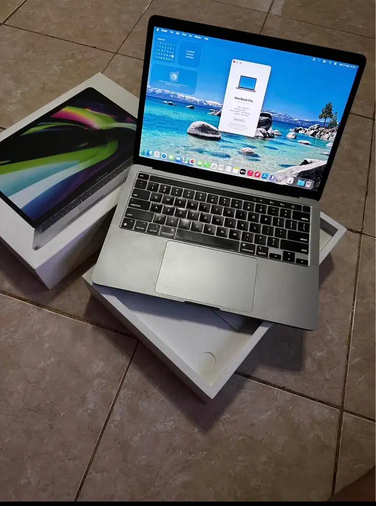 Macbook pro M2 8/512gb