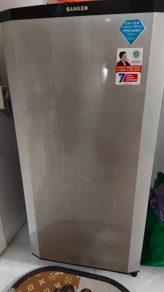 dijual kulkas sedang