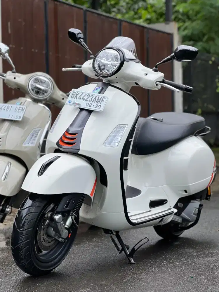 ( KM 700 Perak ) Vespa GTS 150 Keyless 2024 / 2025 Super Sport White