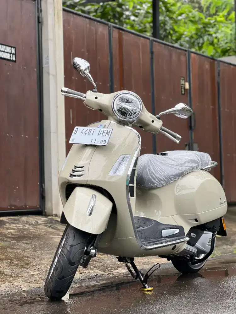 ( KM 100 Perak ) Vespa GTS 150 Keyless 2024
