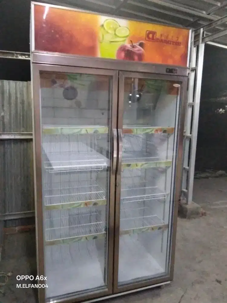 Showcase dan chest freezer