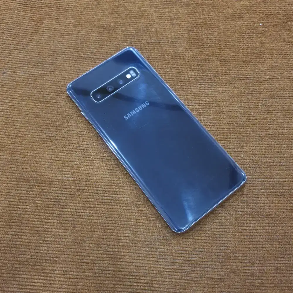 Samsung S10 8/128Gb Nominus