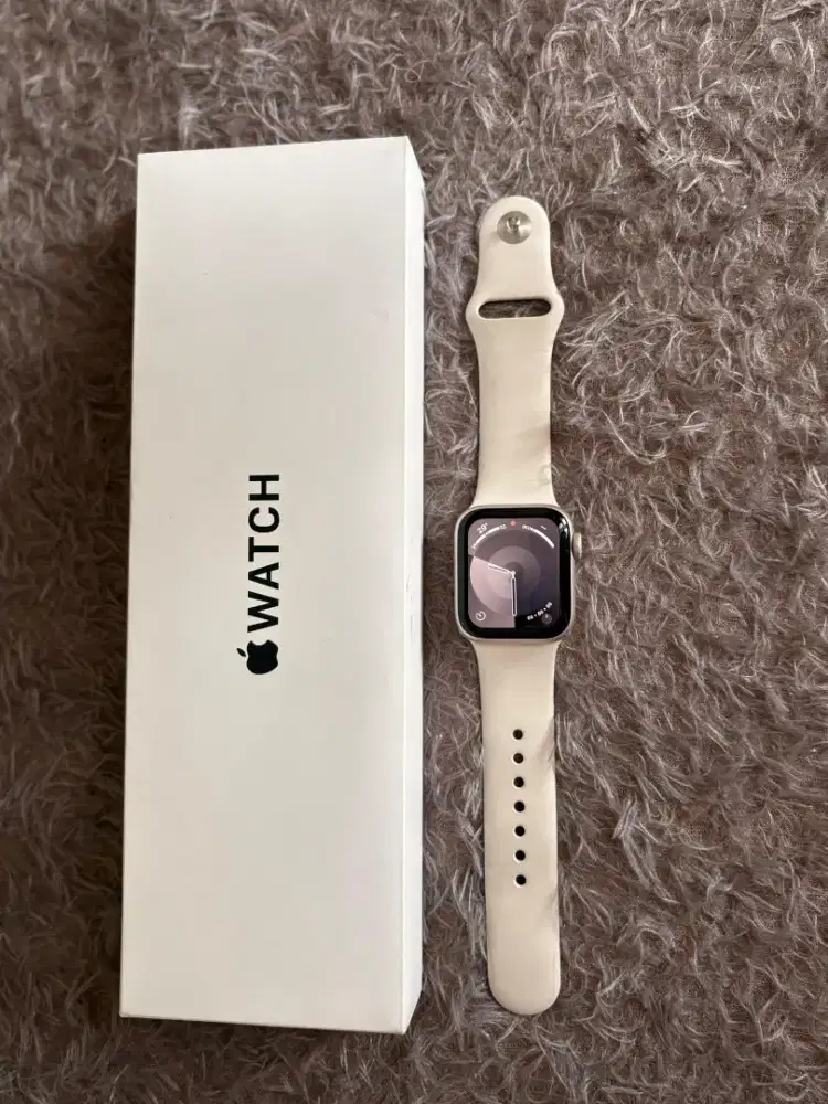 (Like a New) Apple Watch SE (Gen 2) 40mm Starlight AI Start SB S/M GPS