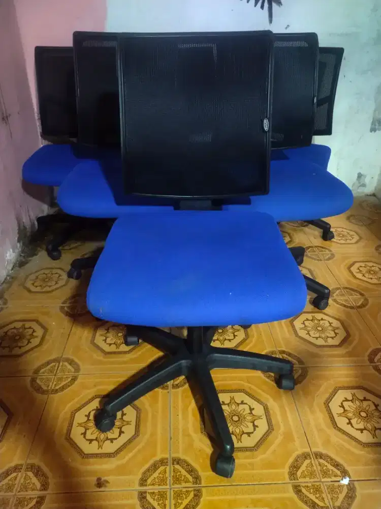 kursi bekas kantor Informa