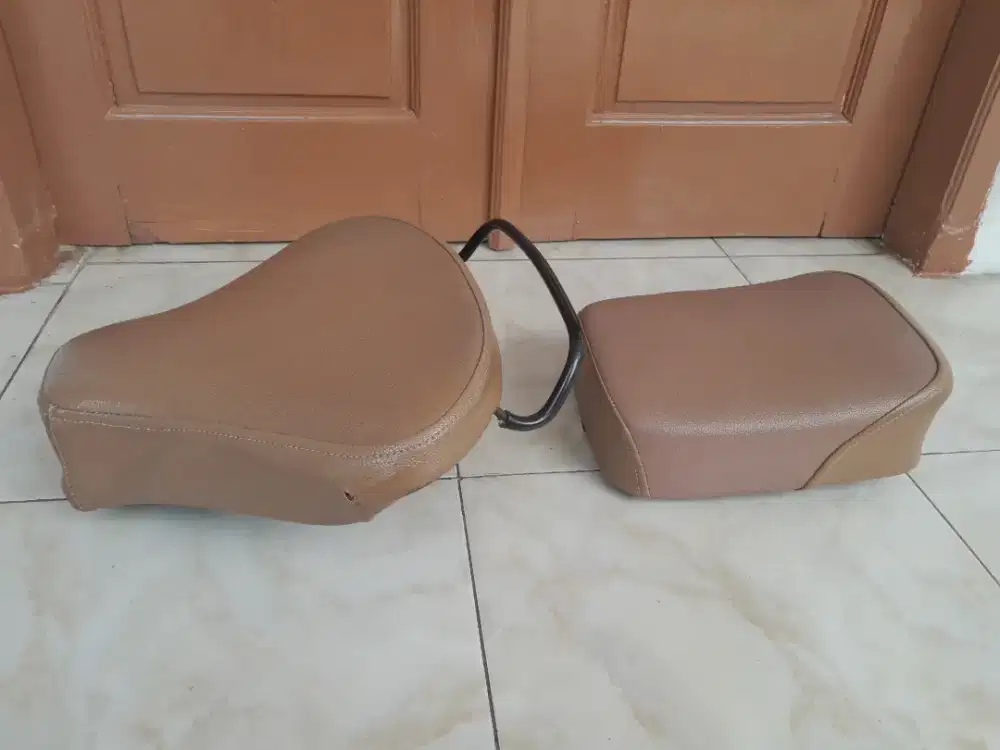 Jok pisah vespa klasik MG original