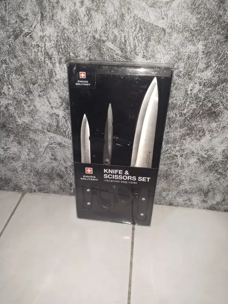 Swiss Millitary Knife Set isi 3