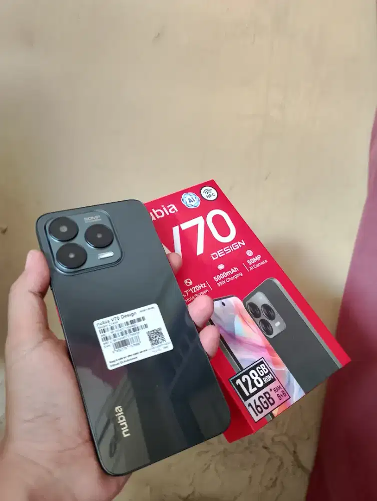 Nubia v70 design ram 8+8/128
