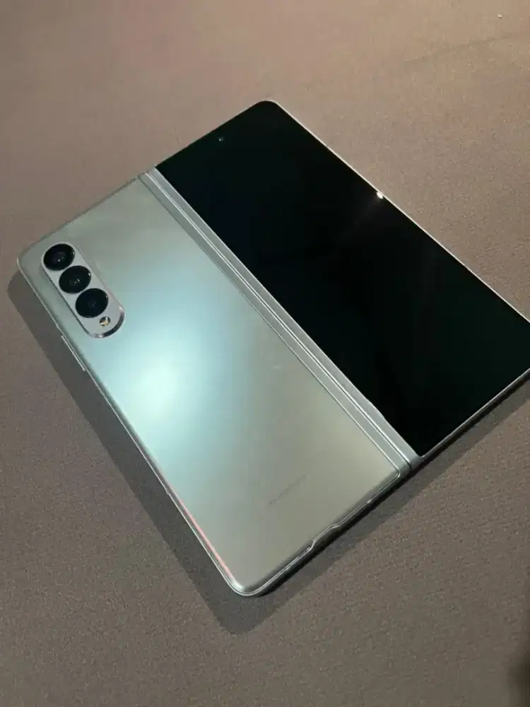 Samsung z fold 3 512