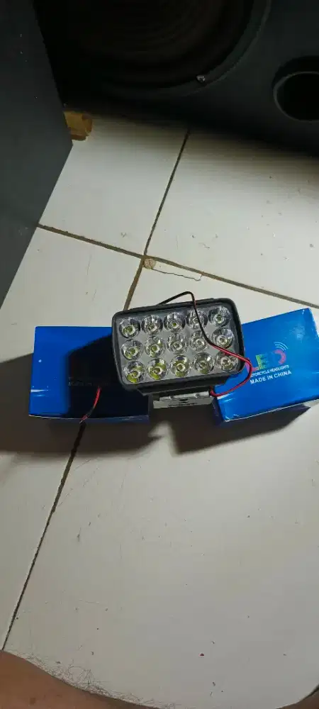 lampu tembak satu pasang