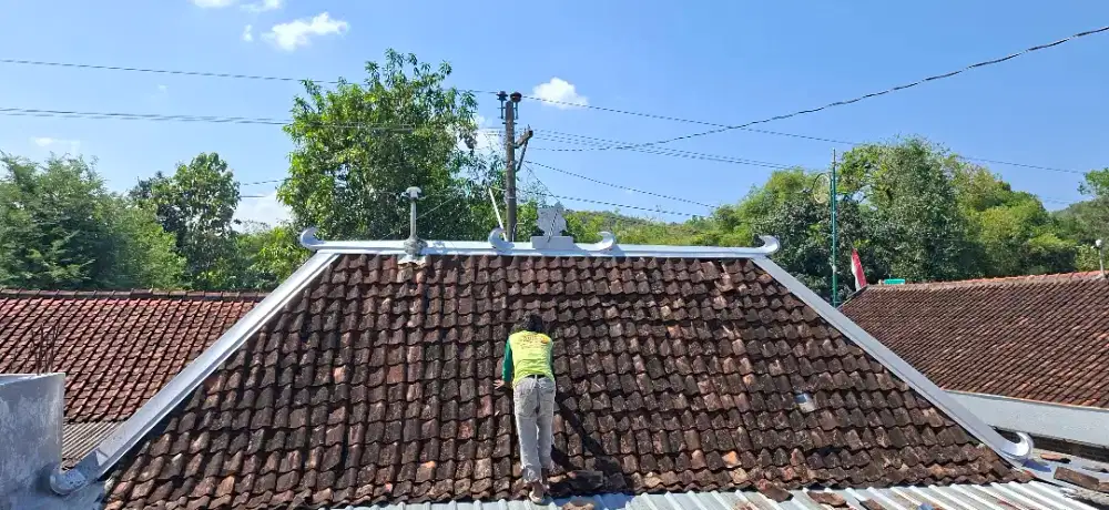 service atap, bocor, plafon, baja ringan, kayu, renovasi, cat dll