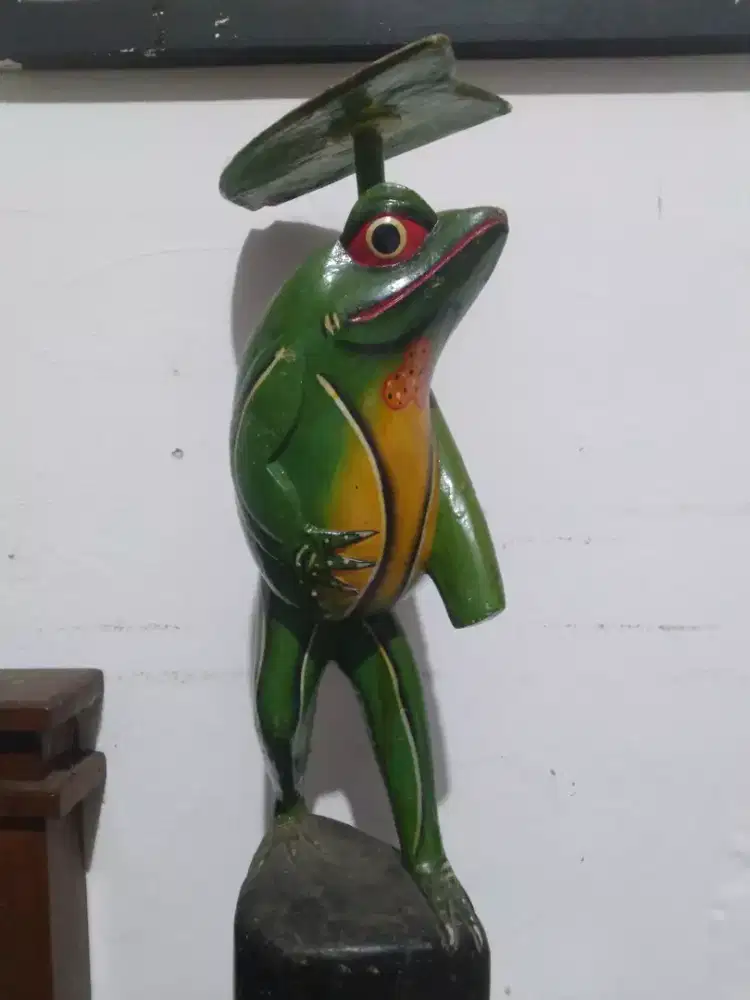 Patung kodok full kayu full color