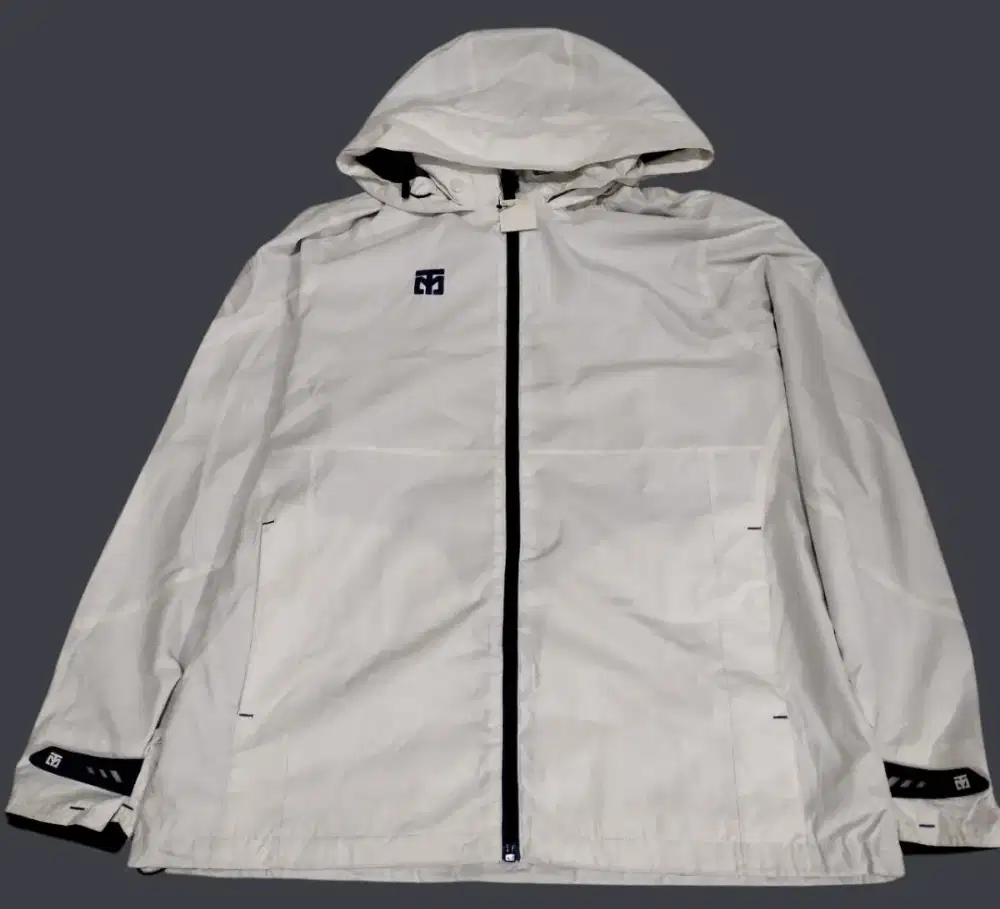 Jaket outdoor wind breaker